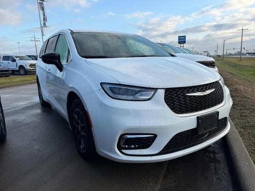 2024 Chrysler Pacifica Touring-L