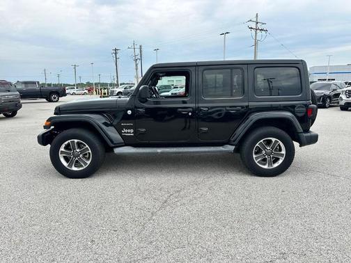 Black Clearcoat 2019 Jeep Wrangler Unlimited Sahara