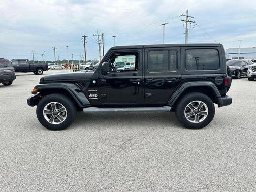 Black Clearcoat 2019 Jeep Wrangler Unlimited Sahara
