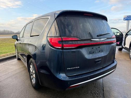 2024 Chrysler Pacifica Touring-L