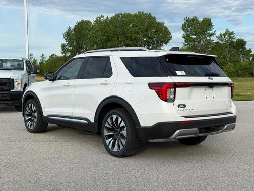 White Tri-Coat 2026 Ford Explorer Platinum