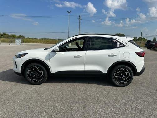 2026 Ford Escape Platinum AWD
