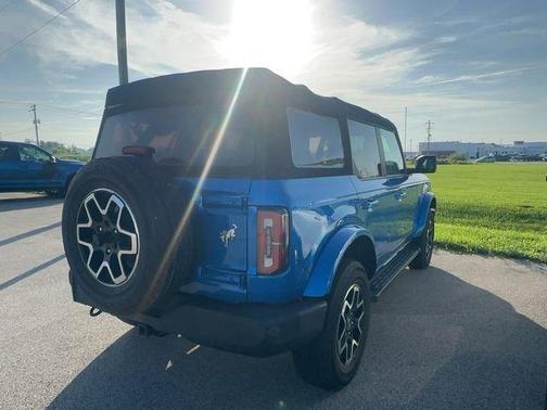Velocity Blue Metallic 2023 Ford Bronco Outer Banks