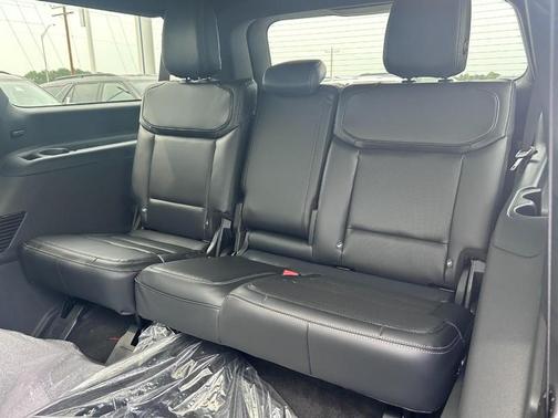 Dark Matter Gray Metallic 2027 Ford Expedition Max Platinum