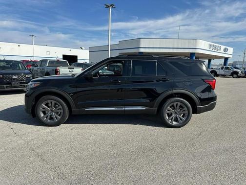 2025 Ford Explorer Active 4WD