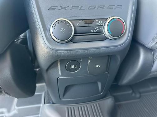 2025 Ford Explorer Active 4WD