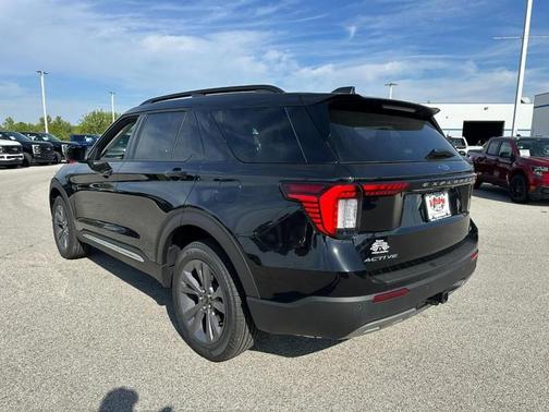 2025 Ford Explorer Active 4WD