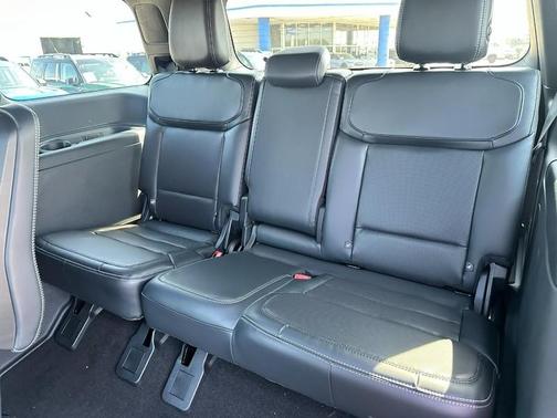 Nocturnal Blue Metallic 2027 Ford Expedition Platinum