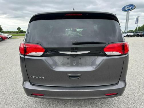 2023 Chrysler Voyager LX