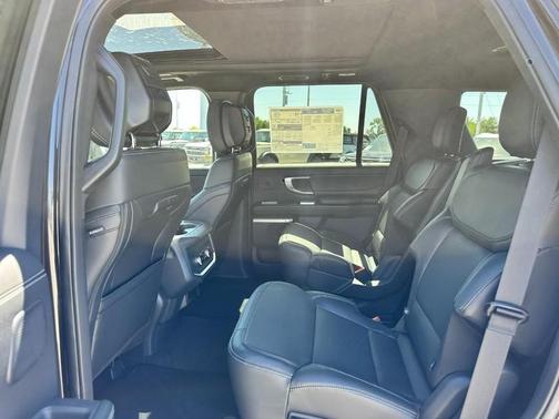 Agate Black Metallic 2026 Ford Expedition Platinum