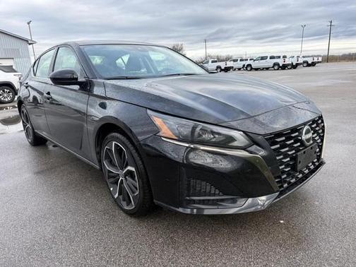 2025 Nissan Altima SR