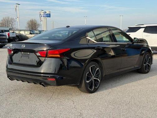 Black 2025 Nissan Altima SR