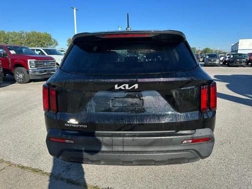 2023 Kia Sorento LX