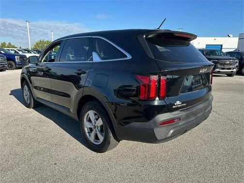 2023 Kia Sorento LX