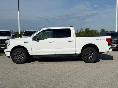 2025 Ford F-150 Lightning Flash