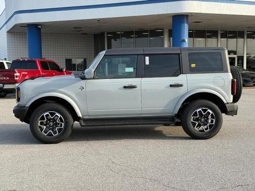 Avalanche Gray 2026 Ford Bronco Outer Banks