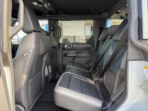 Avalanche Gray 2026 Ford Bronco Outer Banks