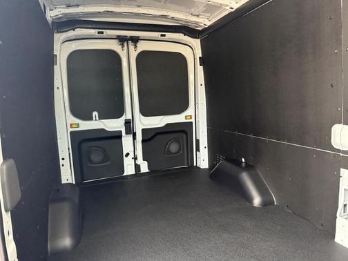 2026 Ford Transit-350 T-350 MED RF 9500 GVWR