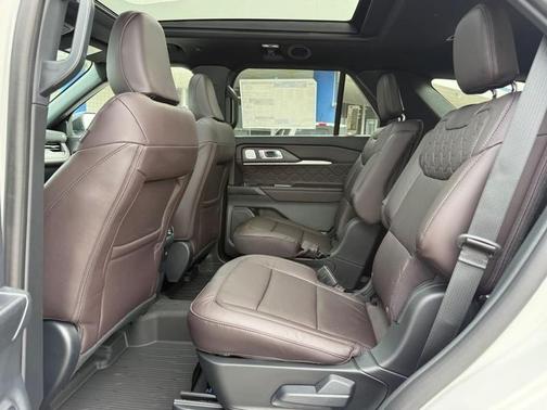 White Tri-Coat 2026 Ford Explorer Platinum
