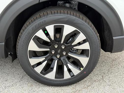 White Tri-Coat 2026 Ford Explorer Platinum