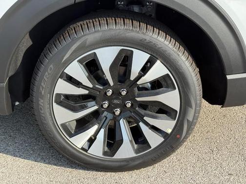 2025 Ford Explorer Platinum 4WD