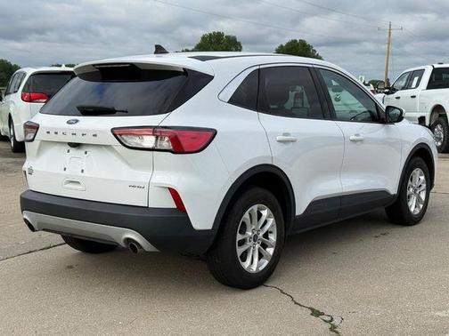 Oxford White 2020 Ford Escape SE