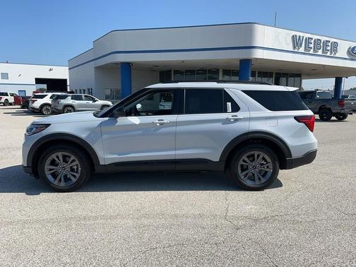 Space White Metallic 2026 Ford Explorer Active