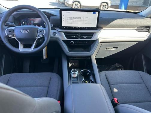 2025 Ford Explorer Active 4WD