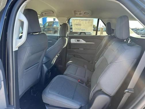 2025 Ford Explorer Active 4WD