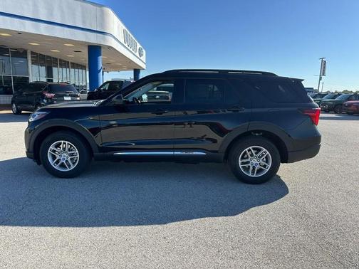 2025 Ford Explorer Active 4WD