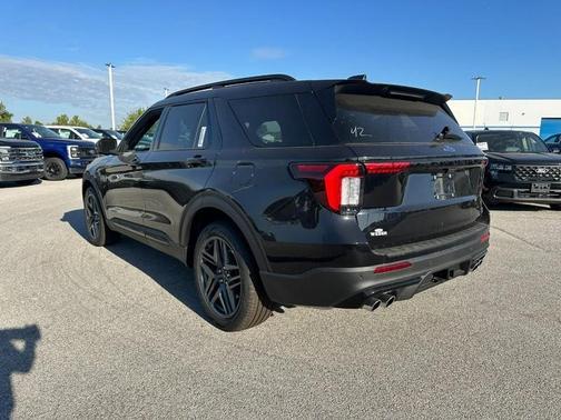 2025 Ford Explorer ST 4WD