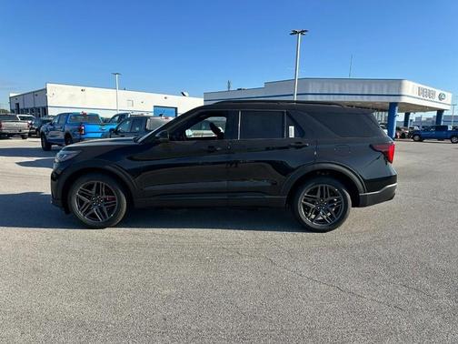 2025 Ford Explorer ST 4WD