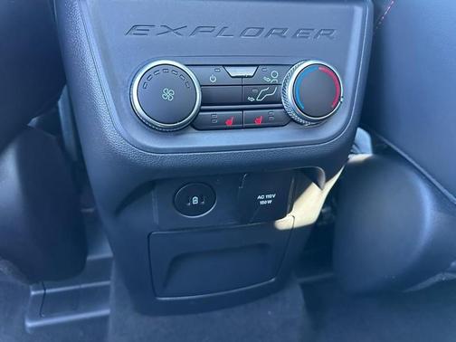 2025 Ford Explorer ST-Line 4WD