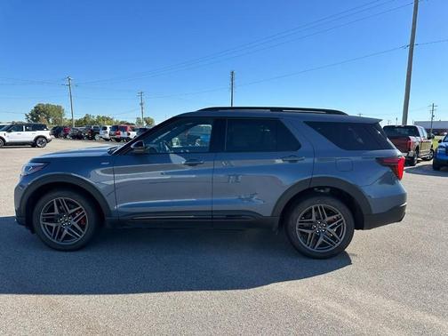 2025 Ford Explorer ST-Line 4WD