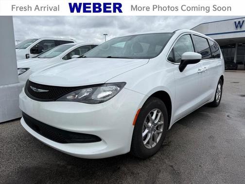 2022 Chrysler Voyager LX