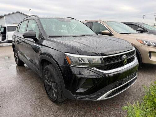 Deep Black Pearl Effect 2024 Volkswagen Taos 1.5T S