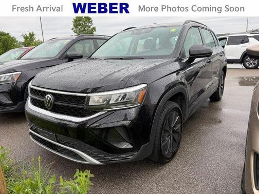 Deep Black Pearl Effect 2024 Volkswagen Taos 1.5T S