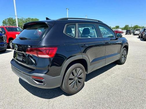 Deep Black Pearl Effect 2024 Volkswagen Taos 1.5T S