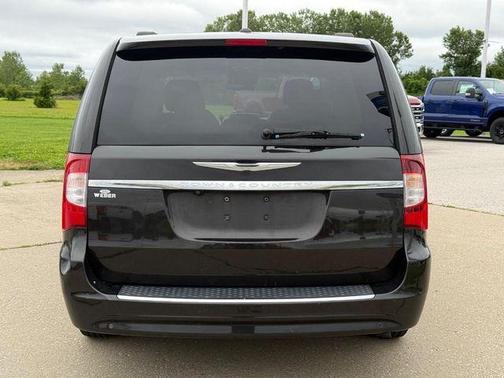 Mocha Java Pearlcoat 2014 Chrysler Town & Country Touring-L