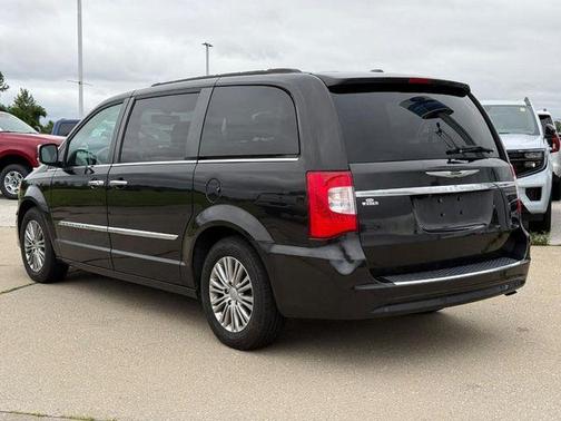 Mocha Java Pearlcoat 2014 Chrysler Town & Country Touring-L