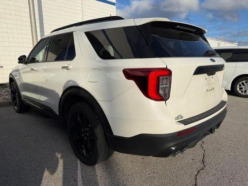 Star White 2023 Ford Explorer ST