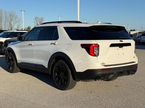 Star White 2023 Ford Explorer ST