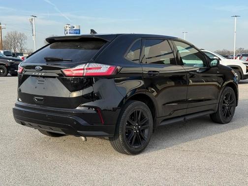 Agate Black Metallic 2024 Ford Edge ST Line