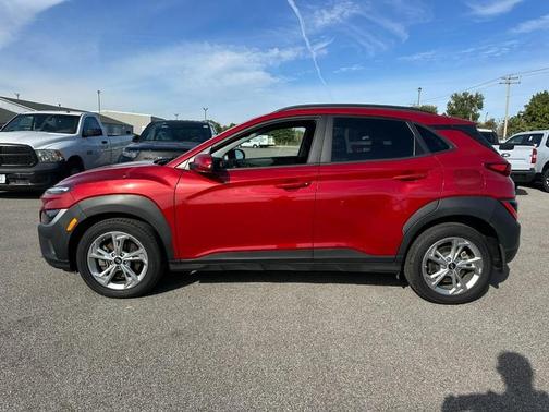 2022 Hyundai KONA SEL