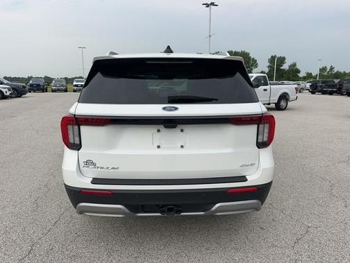 STAR WHITE MET TRI-COAT 2026 Ford Explorer PLATINUM