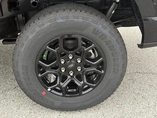 Agate Black Metallic 2026 Ford F-150 XLT