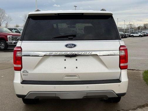 White Platinum 2019 Ford Expedition XLT