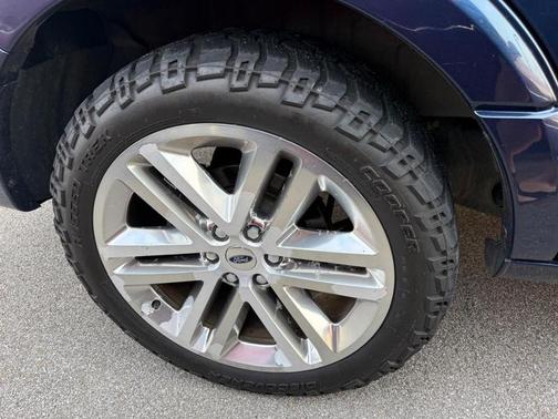 Blue 2016 Ford Expedition Limited