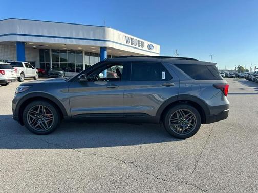 2025 Ford Explorer ST 4WD