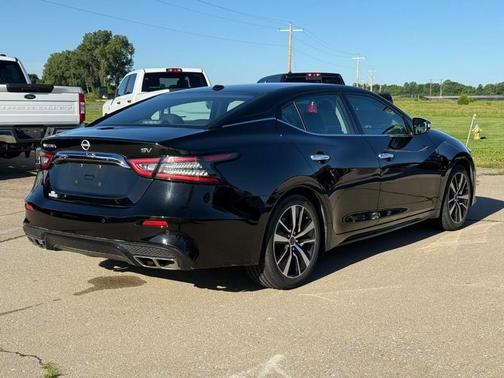 Super Black 2023 Nissan Maxima SV